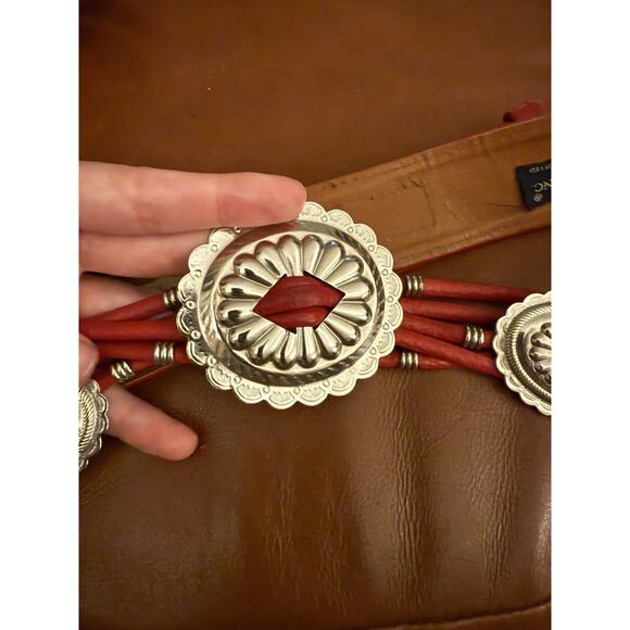 Vintage 80s Ginnie Johansen Dallas Concho Western Concho Red Leather Belt - Picture 3 of 4